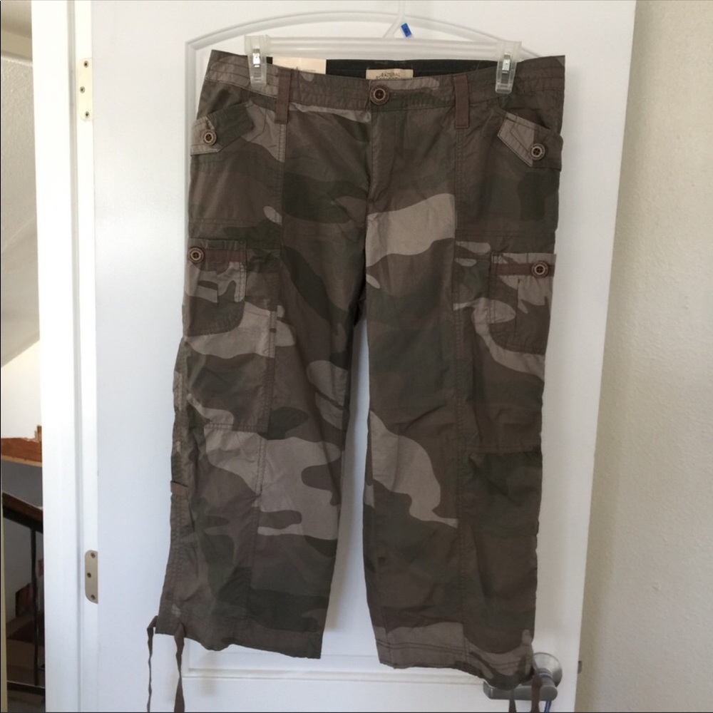 Bass Pro Natural Reflection Cargo Capri Size 14